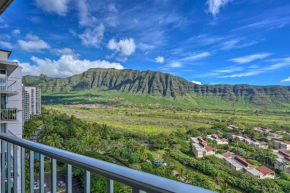 Lush Condo with Community Pool, 1 Mi to Beach!
